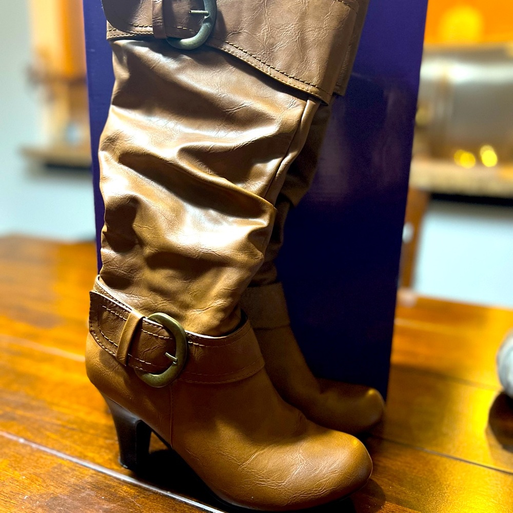 Steve Madden knee-high boots size 8 with a small heel